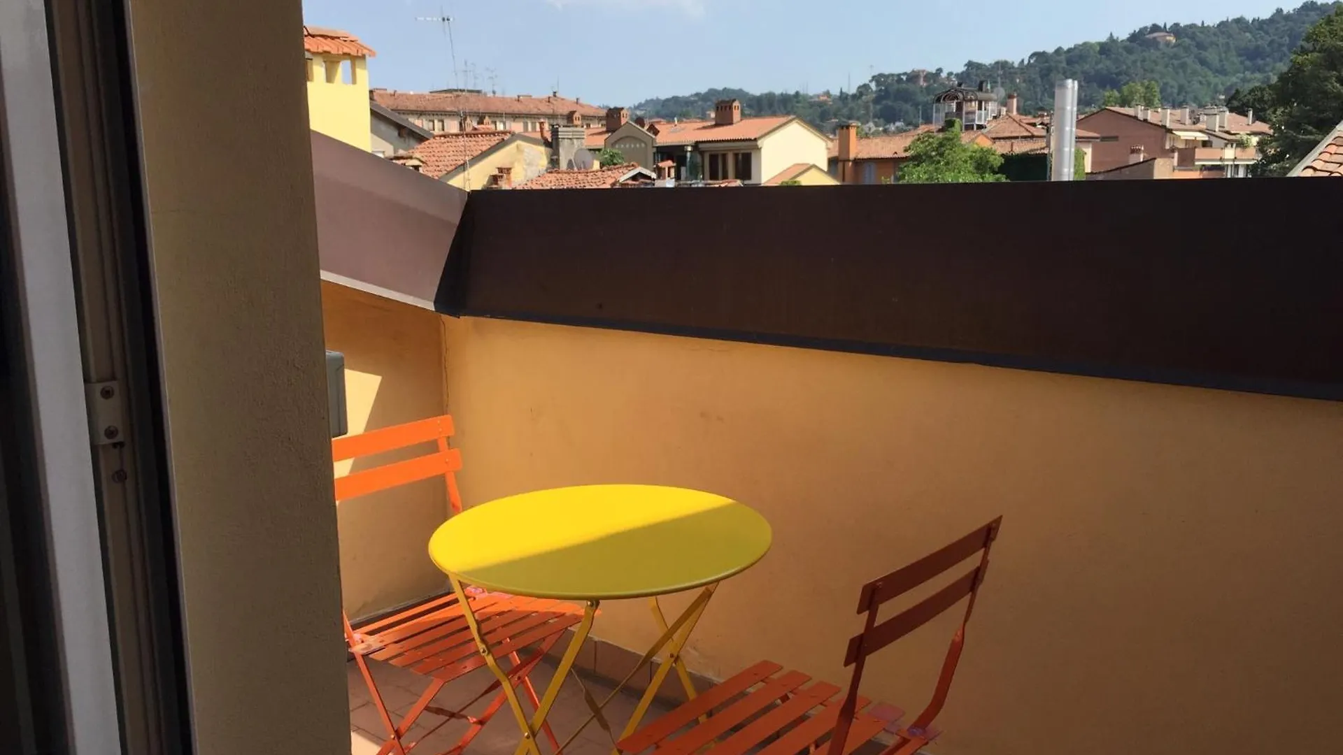 Attic In Historical Center Bologna Apartment