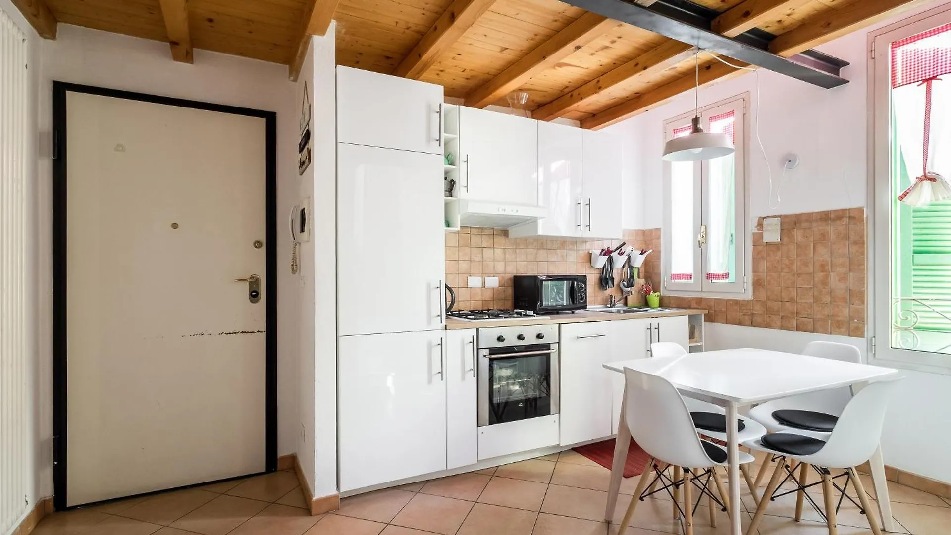 Attic In Historical Center Bologna Apartment 0*,