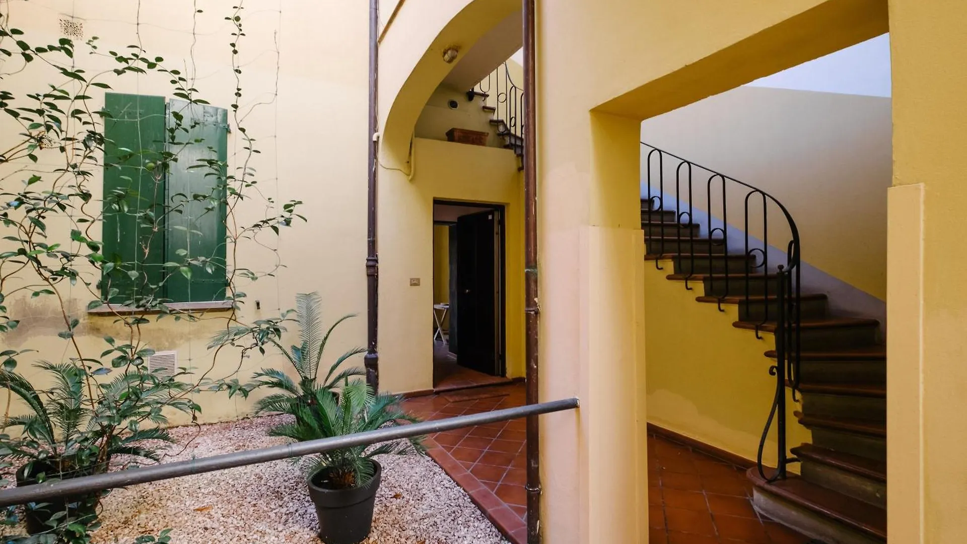 Attic In Historical Center Bologna Apartment